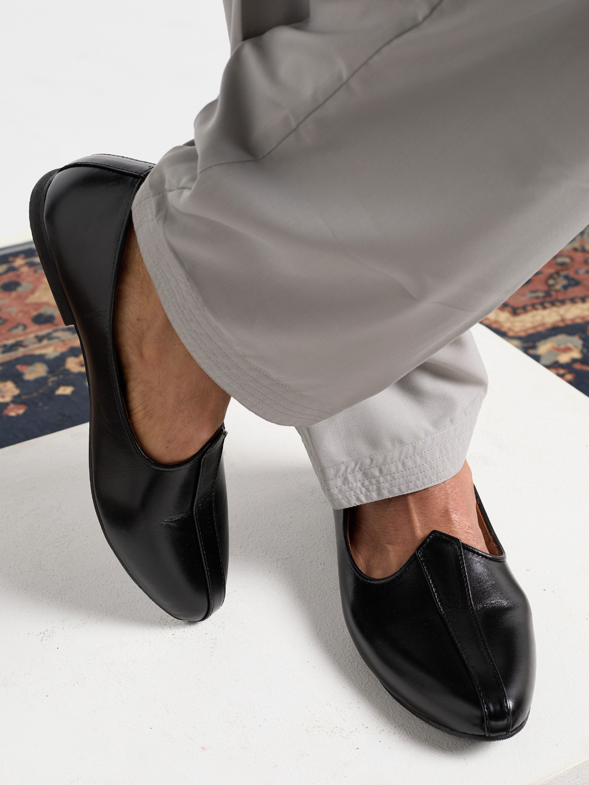 Black Mojari