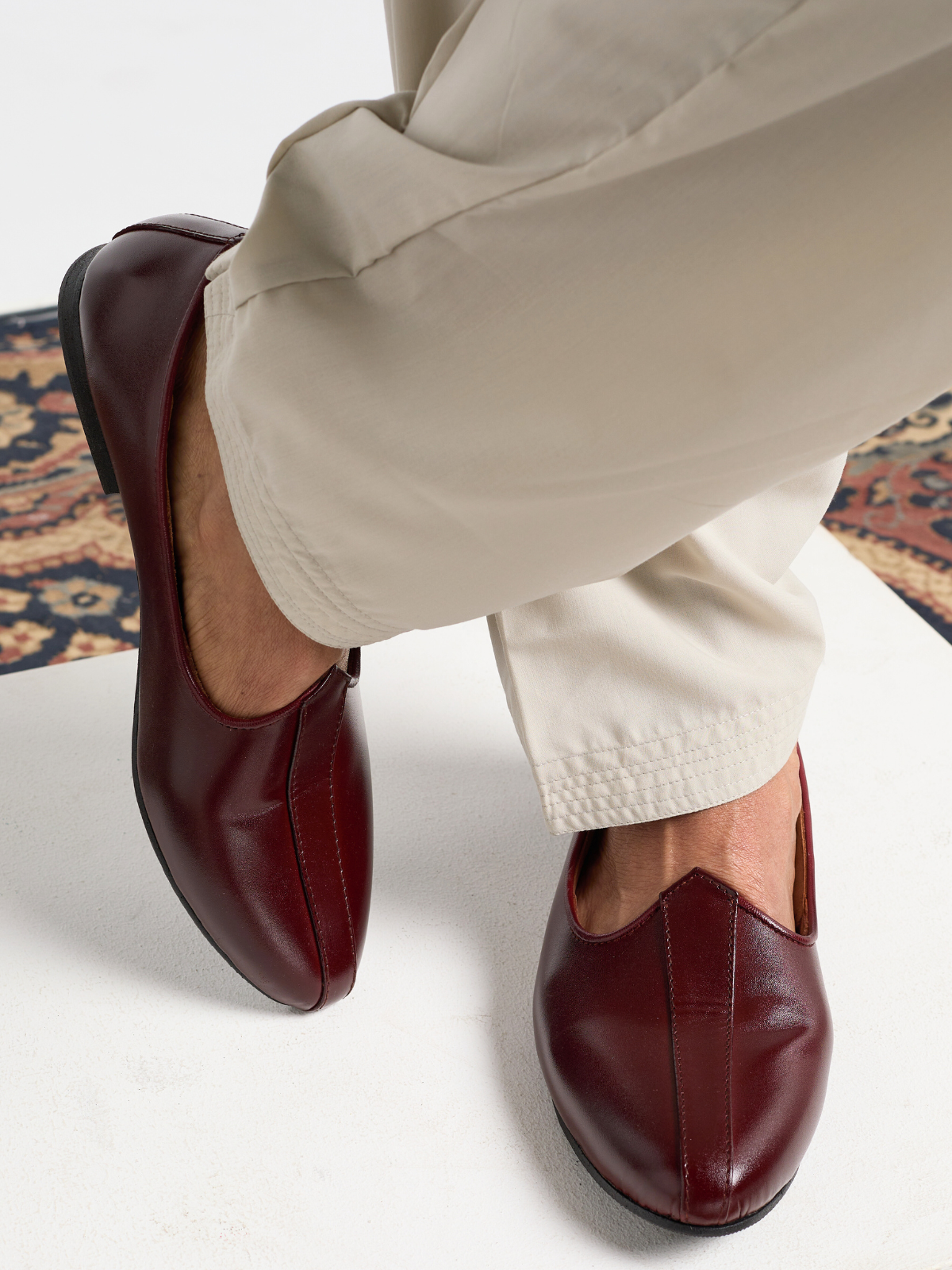 Burgundy Mojari