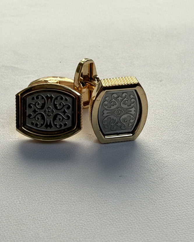 Heritage Crest Cufflinks – Gold & Onyx