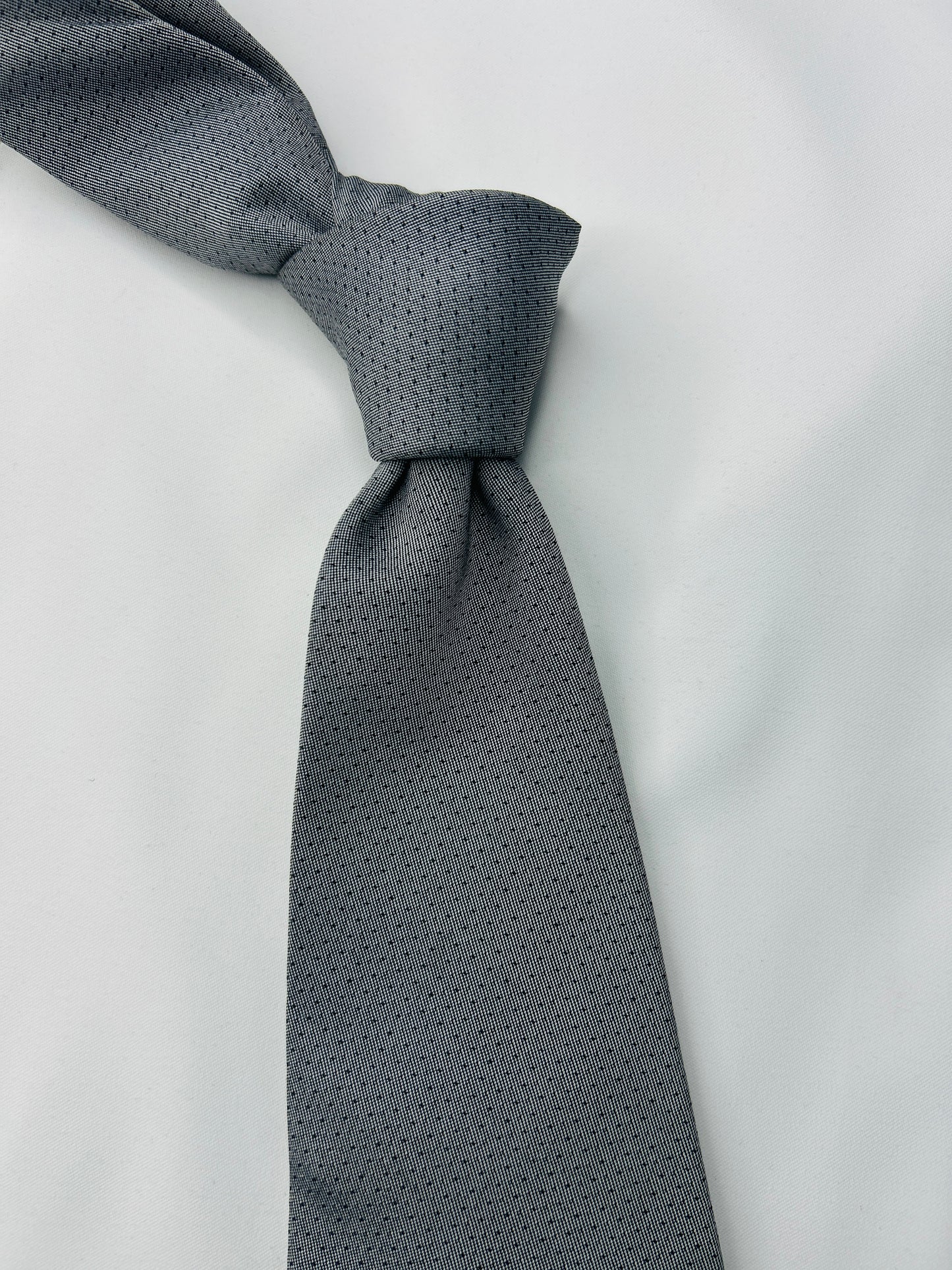 Ash polka dot tie