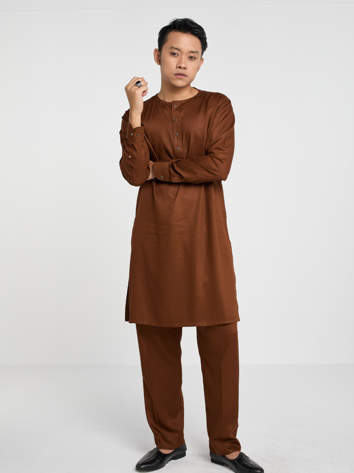 Tawny Brown Round Neck Kabli Set