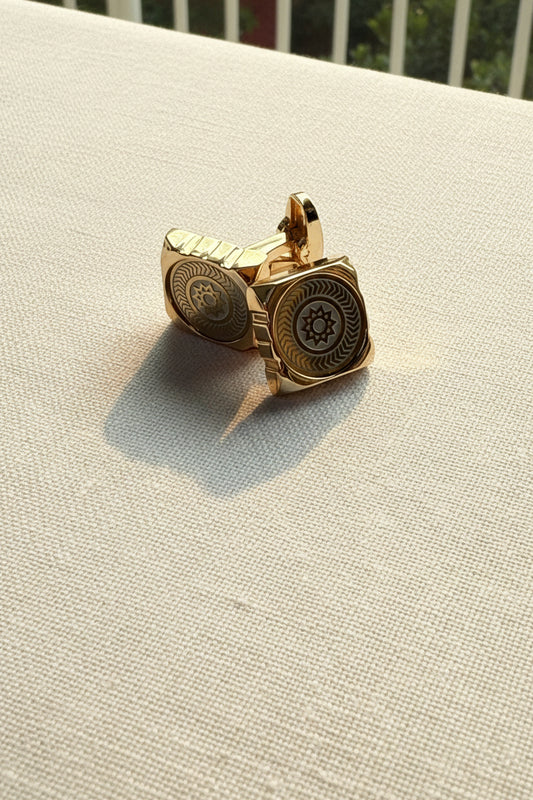 Sunburst Signet Cufflinks – Gold